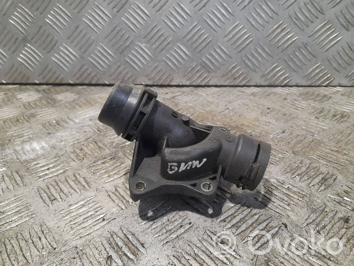 BMW 3 E46 Carcasa del termostato 7785053