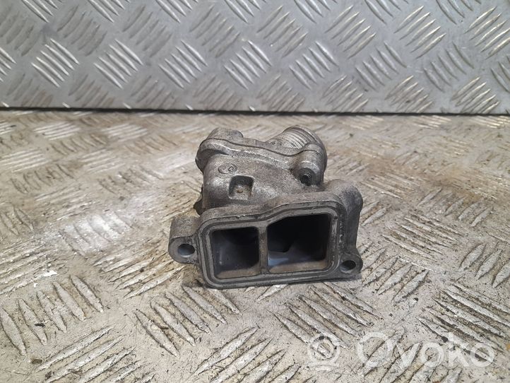 Volvo V70 Termostaatin kotelo 30777475