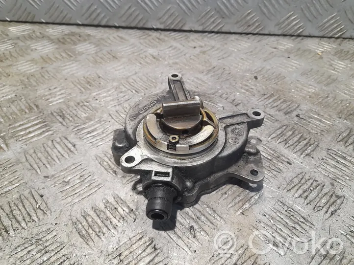 Audi A4 S4 B7 8E 8H Pompe à vide 06D145100