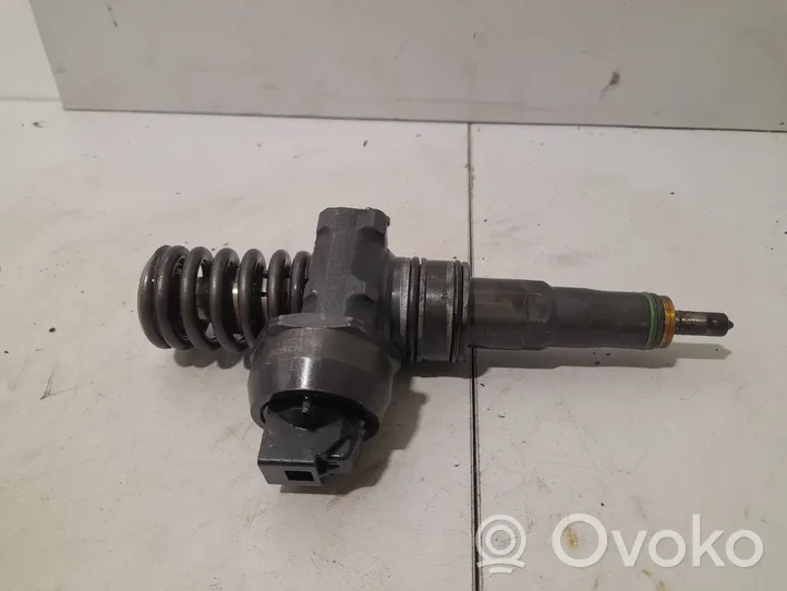 Volkswagen Transporter - Caravelle T5 Injecteur de carburant 038130073BN