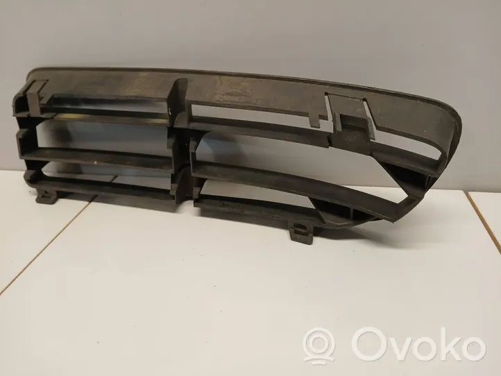 Volkswagen Bora Grille inférieure de pare-chocs avant 1J5853666B