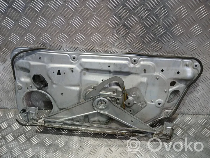 Volvo V70 Meccanismo di sollevamento del finestrino anteriore senza motorino 983039101