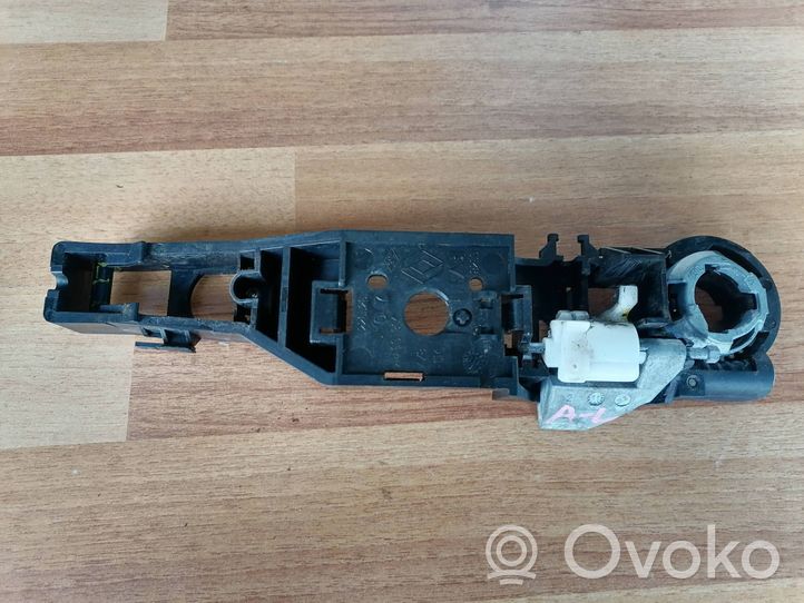 Renault Clio III Support extérieur, poignée de porte arrière 8200226526