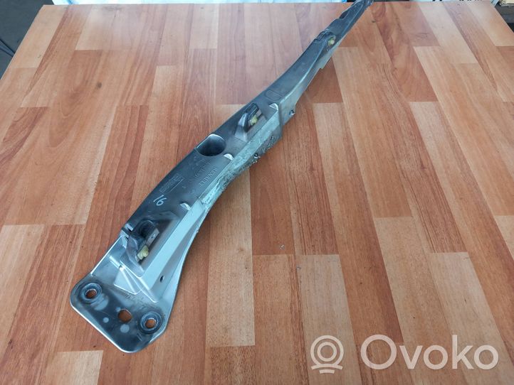 Renault Clio III Support de montage d'aile 8200314931