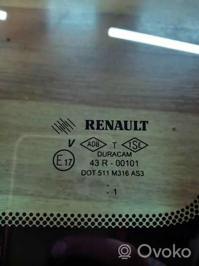 Renault Clio III Finestrino/vetro retro 8200699875