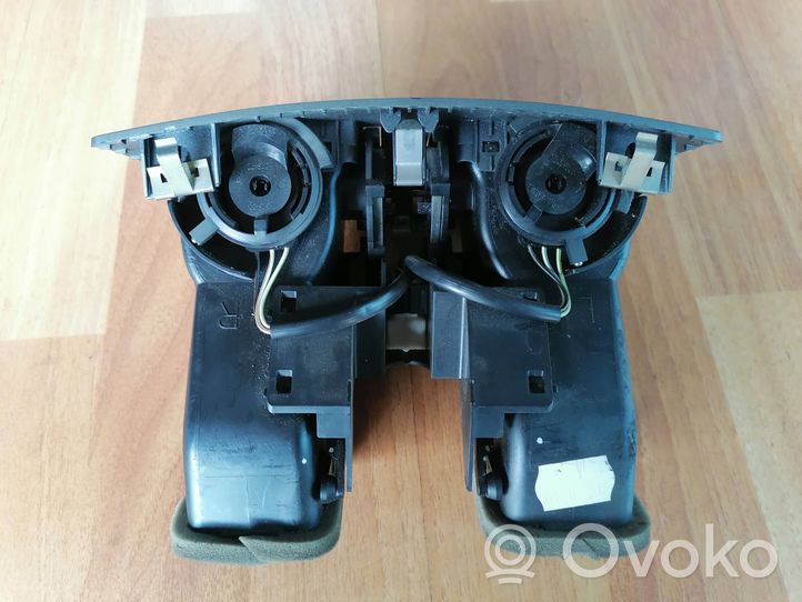 BMW 7 E65 E66 Aizmugurējā gaisa - ventilācijas reste 64227002395