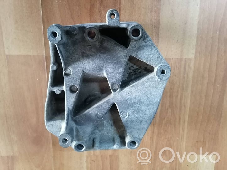 Saab 9-3 Ver2 Staffa di montaggio del compressore dell’A/C 55210423