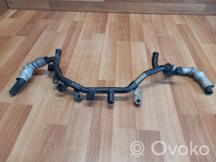 Volkswagen Touareg I Tuyau de liquide de refroidissement moteur 07Z121065M