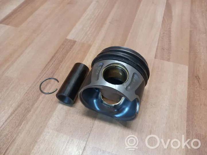 Mercedes-Benz C W204 Piston A6510301017