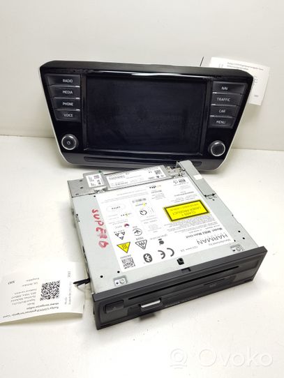 Skoda Superb B8 (3V) Unidad delantera de radio/CD/DVD/GPS 3V0035020B