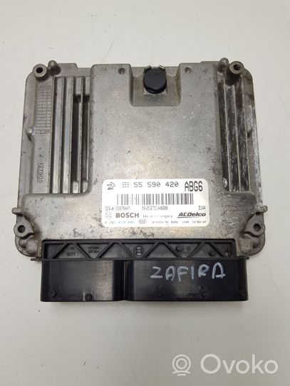 Opel Zafira C Calculateur moteur ECU 55590420