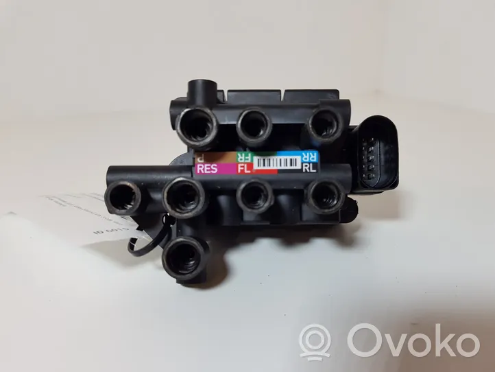 Audi e-tron Verteiler / Ventilblock Luftfederung 4KE616013A