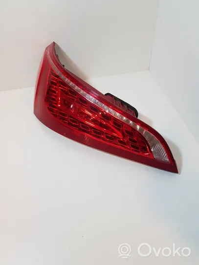 Audi Q5 SQ5 Lampy tylnej klapy bagażnika 8R0945093A