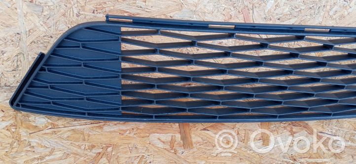 Seat Ibiza IV (6J,6P) Front bumper upper radiator grill 6JA853677