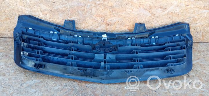 Opel Movano B Front bumper upper radiator grill 623108942R