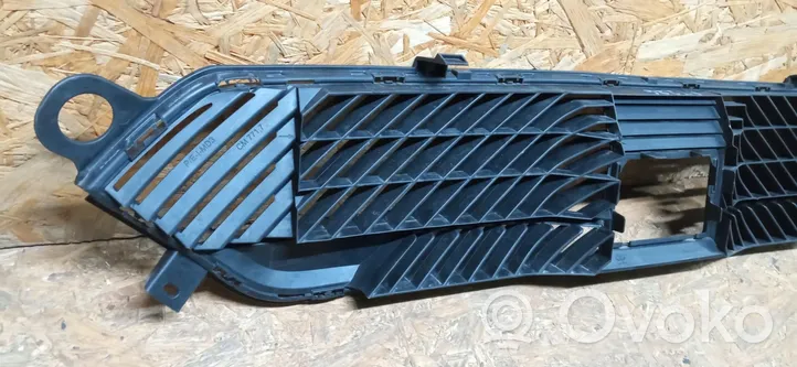 Citroen C4 III e-C4 Front bumper upper radiator grill 9835884880