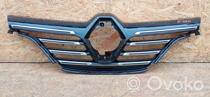 Renault Megane IV Grille calandre supérieure de pare-chocs avant 622568380R