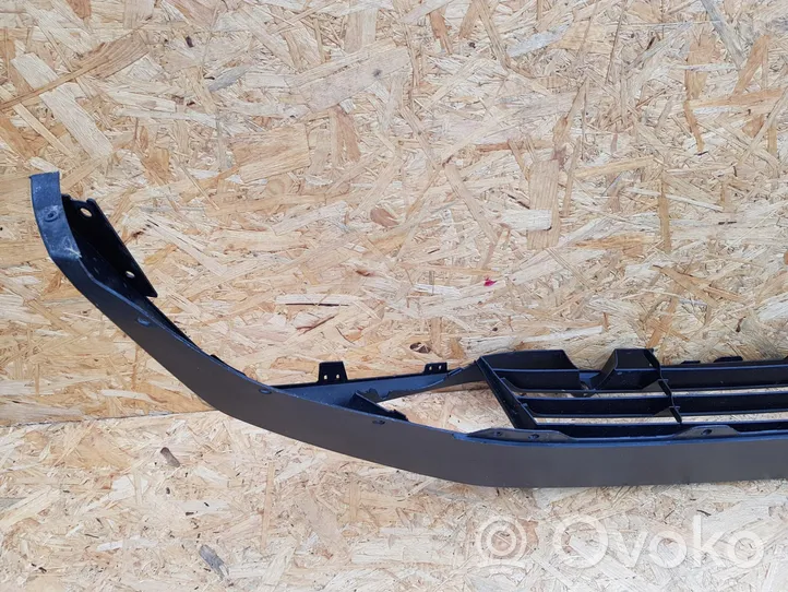 Nissan Qashqai J12 Etupuskurin alempi jäähdytinsäleikkö 620266UA0A