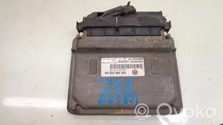 Skoda Fabia Mk1 (6Y) Unité de commande, module ECU de moteur 03E906033AN