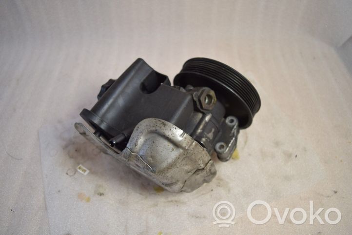 Mercedes-Benz SLK R171 Ohjaustehostimen pumppu A0034664001 