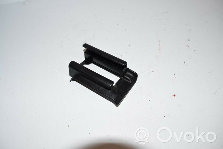 Mercedes-Benz C W204 Cache rail de siège conducteur avant A2049190120