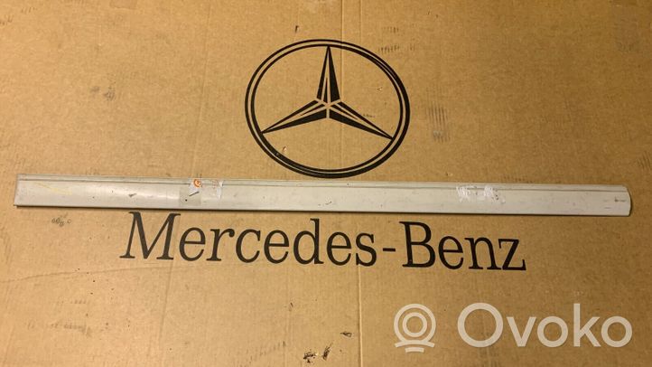 Mercedes-Benz C W202 Etuoven lista (muoto) A2026908162