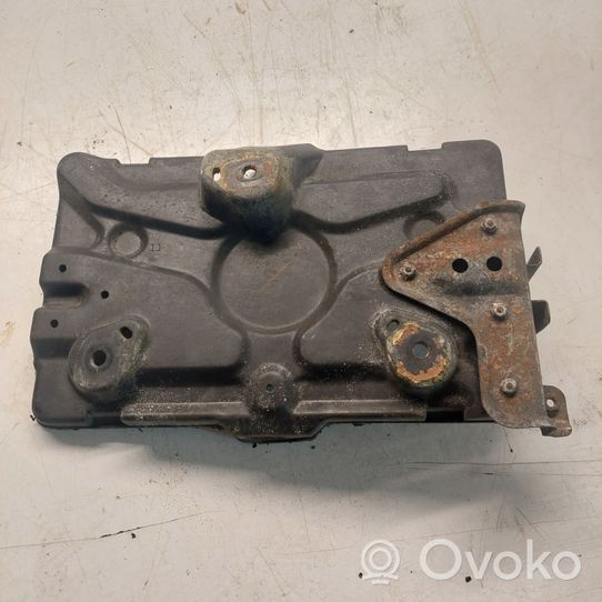 Mitsubishi Pajero Boîte de batterie MR440936