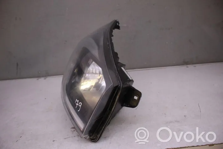 Opel Vivaro Lampa przednia Vfthgdvh