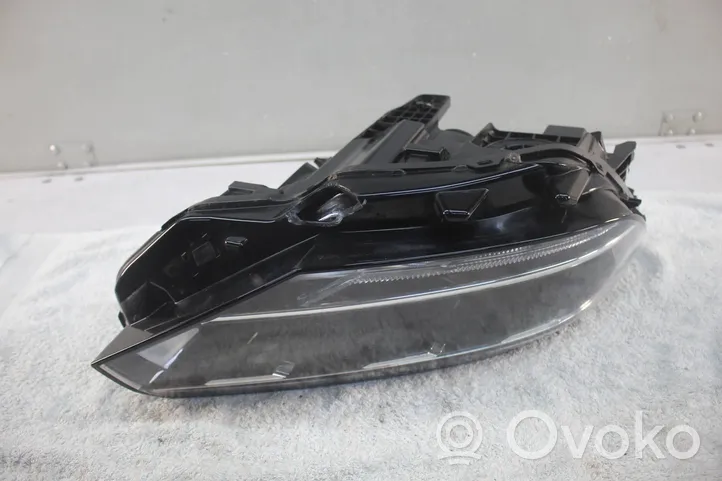 Volkswagen PASSAT B8 Lampa przednia 3G1941036P