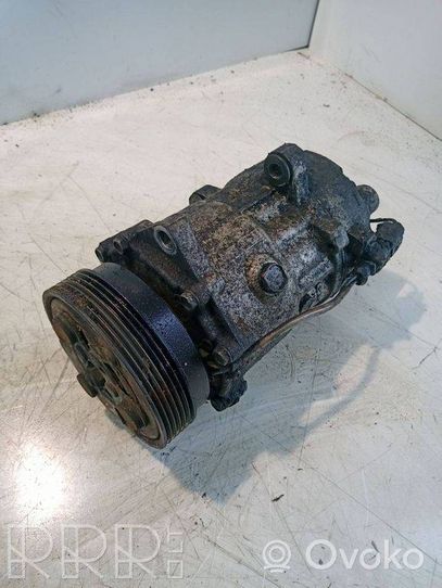 Audi A4 S4 B5 8D Ilmastointilaitteen kompressorin pumppu (A/C) 8D0260805D