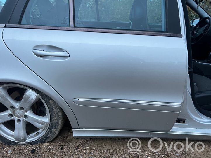 Mercedes-Benz E W211 Puerta trasera 