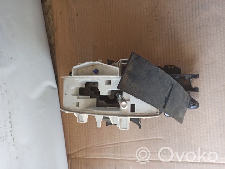 Toyota Yaris Pavarų perjungimo mechanizmas (kulysa) (salone) 52170LH