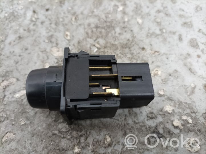 Mitsubishi L200 Windscreen/window heater switch 