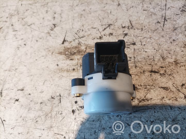 Volvo XC90 Przekaźnik blokady zapłonu 8645228