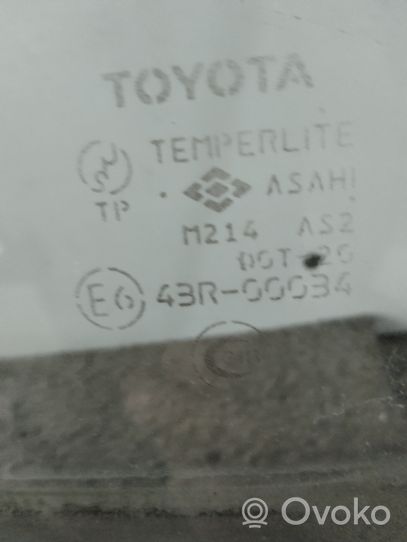 Toyota Land Cruiser (J100) Szyba drzwi przednich 