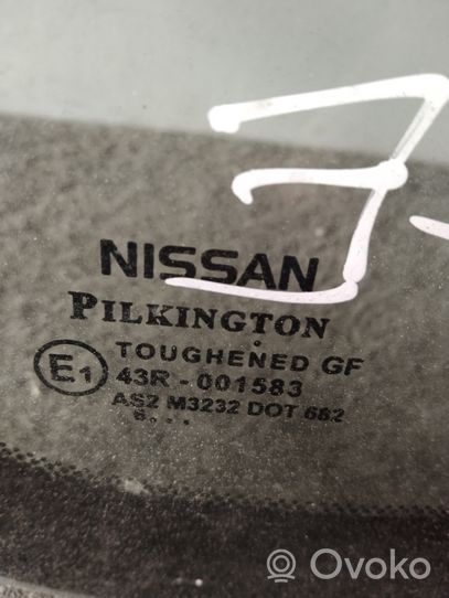 Nissan Note (E11) Aizmugurējais virsbūves sānu stikls 