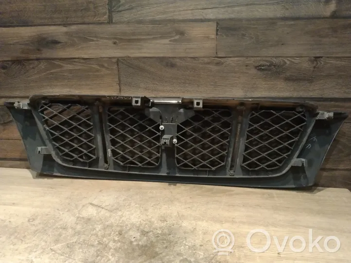 Subaru Forester SF Grille calandre supérieure de pare-chocs avant 