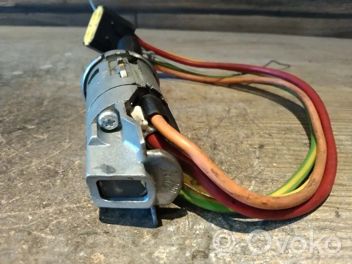 Opel Vivaro Ignition lock 7700419012