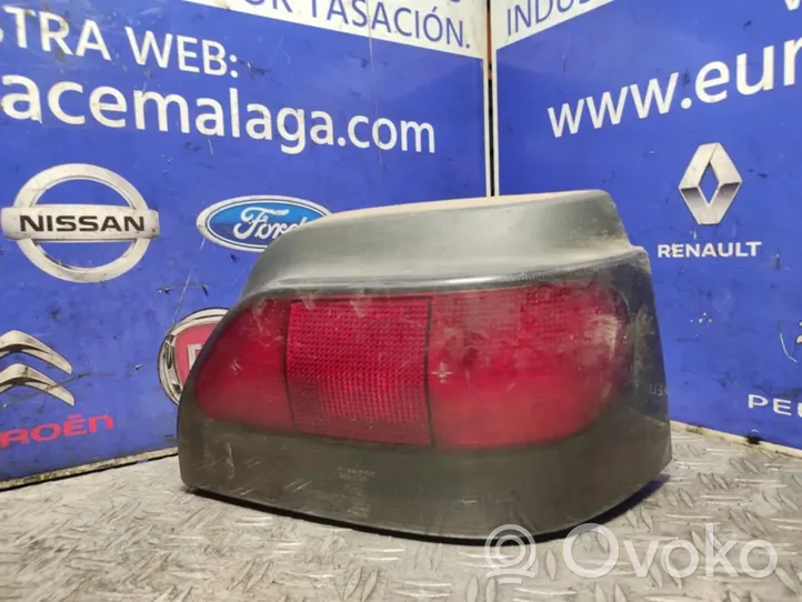Renault Clio I Rear/tail lights 7700827552