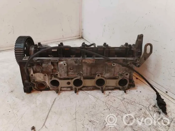 Opel Zafira B Głowica silnika 55193081