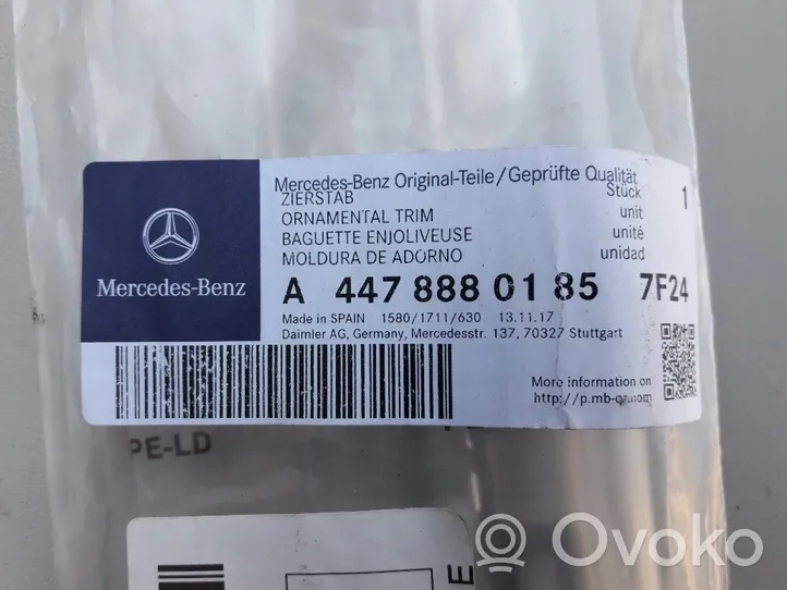 Mercedes-Benz Vito Viano W447 Griglia superiore del radiatore paraurti anteriore 