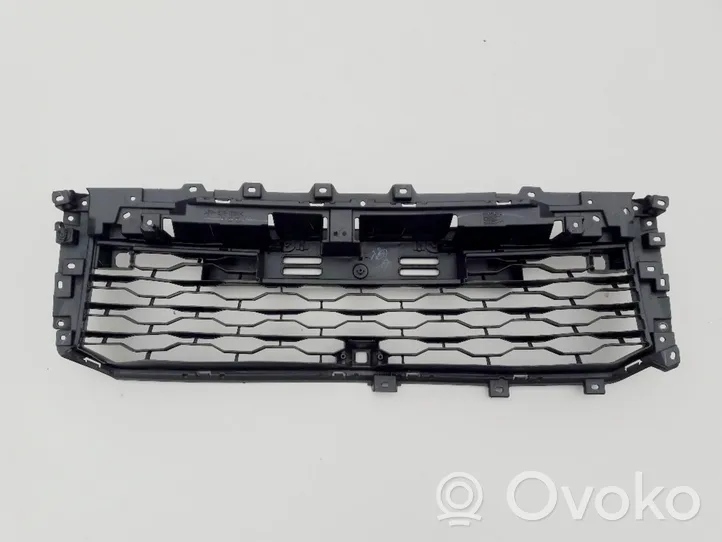 Mitsubishi L200 Grille calandre supérieure de pare-chocs avant 6402A515