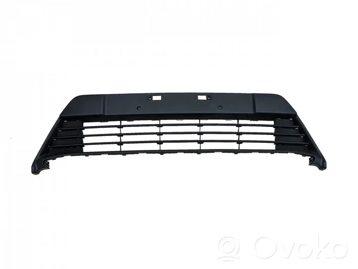 Toyota Auris E180 Grille calandre supérieure de pare-chocs avant 53112-02390