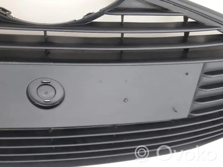 Toyota Yaris Grille calandre supérieure de pare-chocs avant 