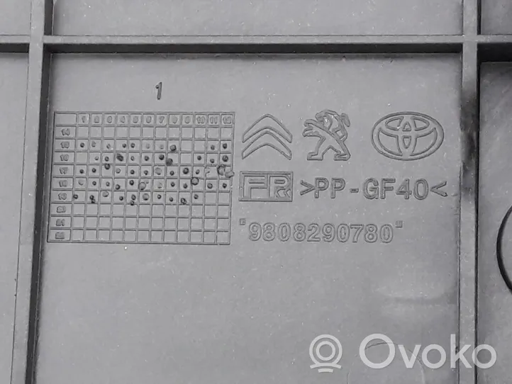 Toyota Proace Radiatorių panelė (televizorius) 