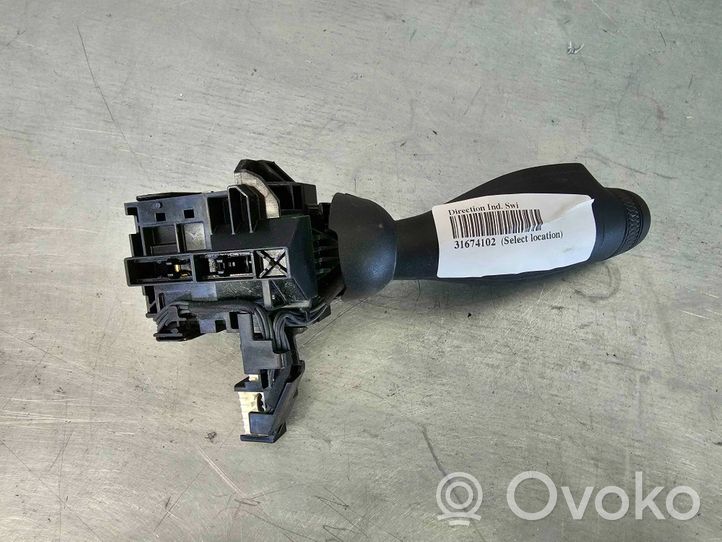 Volvo XC90 Przełącznik / Przycisk kierownicy 31674102
