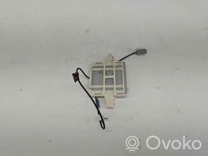 Toyota RAV 4 (XA40) Antena GPS 8686042042