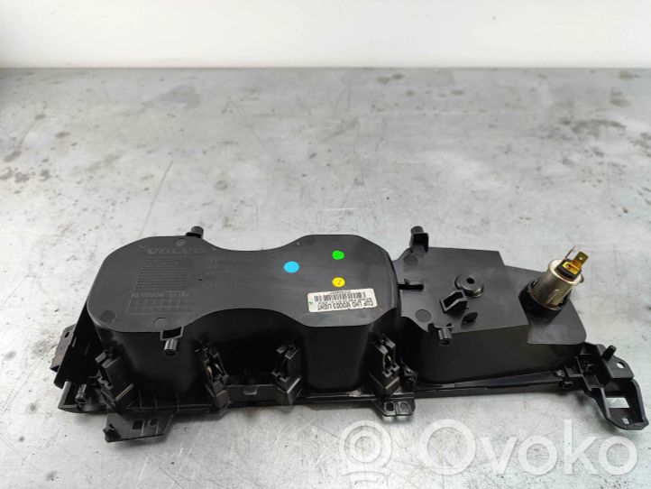 31469622 Volvo XC60 Cup holder front, 37.60 € | RRR 