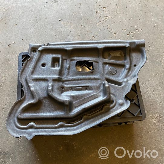 BMW 3 E36 Takaoven äänieriste 8173712