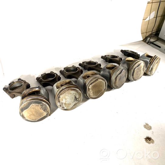 BMW 7 E32 Piston with connecting rod 11240618006